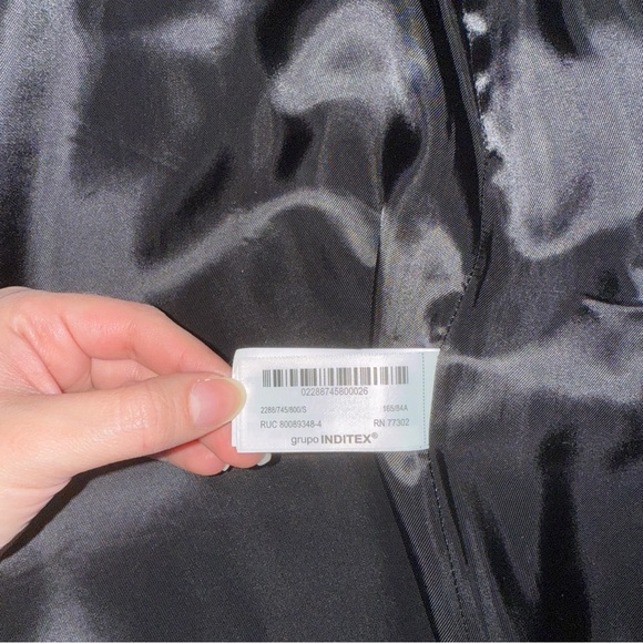 Zara Women's Elegant Black Trench Coat - Picture 4 of 6